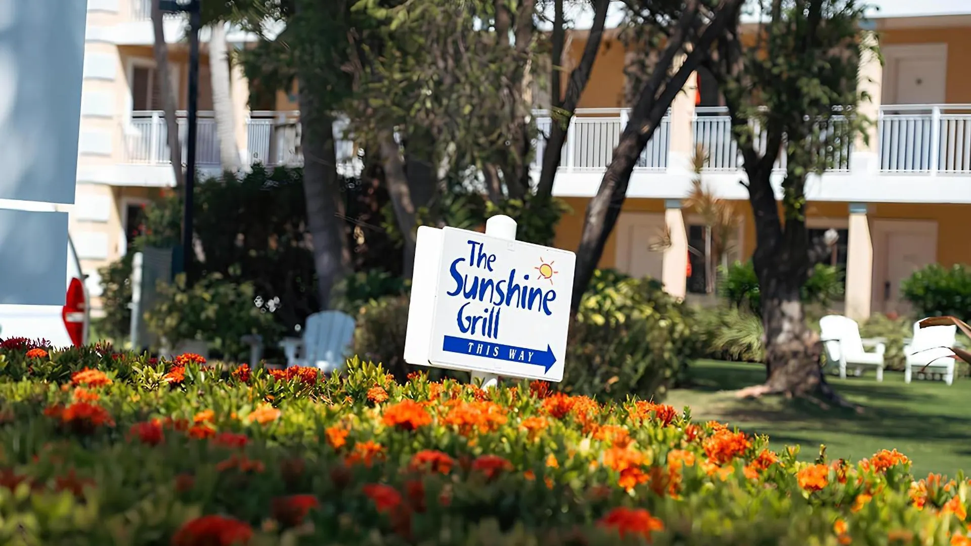 Sunshine Suites Resort West Bay Kajmanské ostrovy