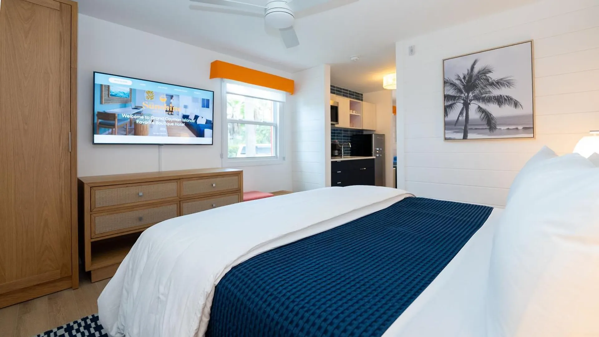 Sunshine Suites Resort West Bay Hotel