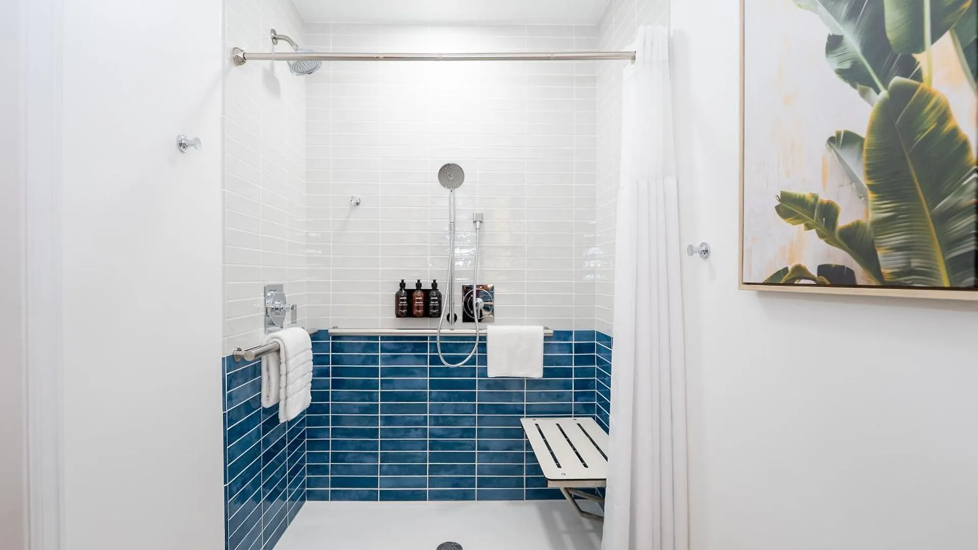 Sunshine Suites Resort West Bay 4*,  Kajmanské ostrovy