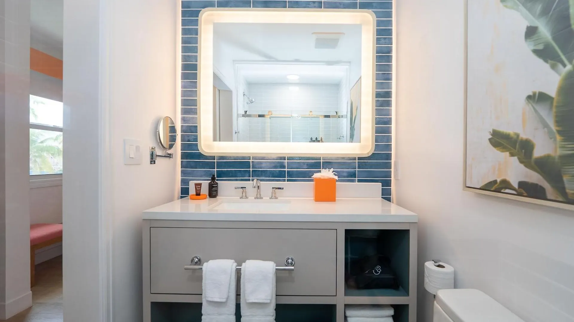 Sunshine Suites Resort West Bay